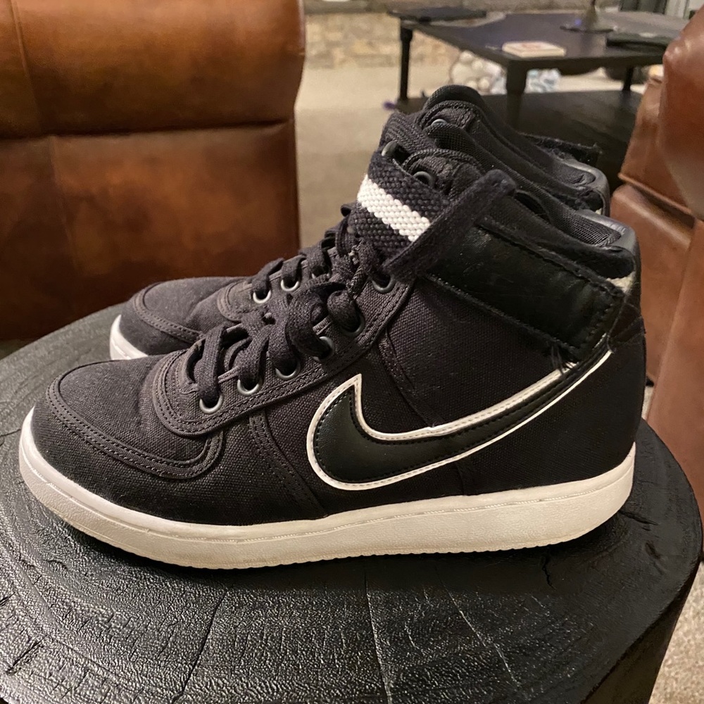Gently Used Nike Blazers Size 6.5